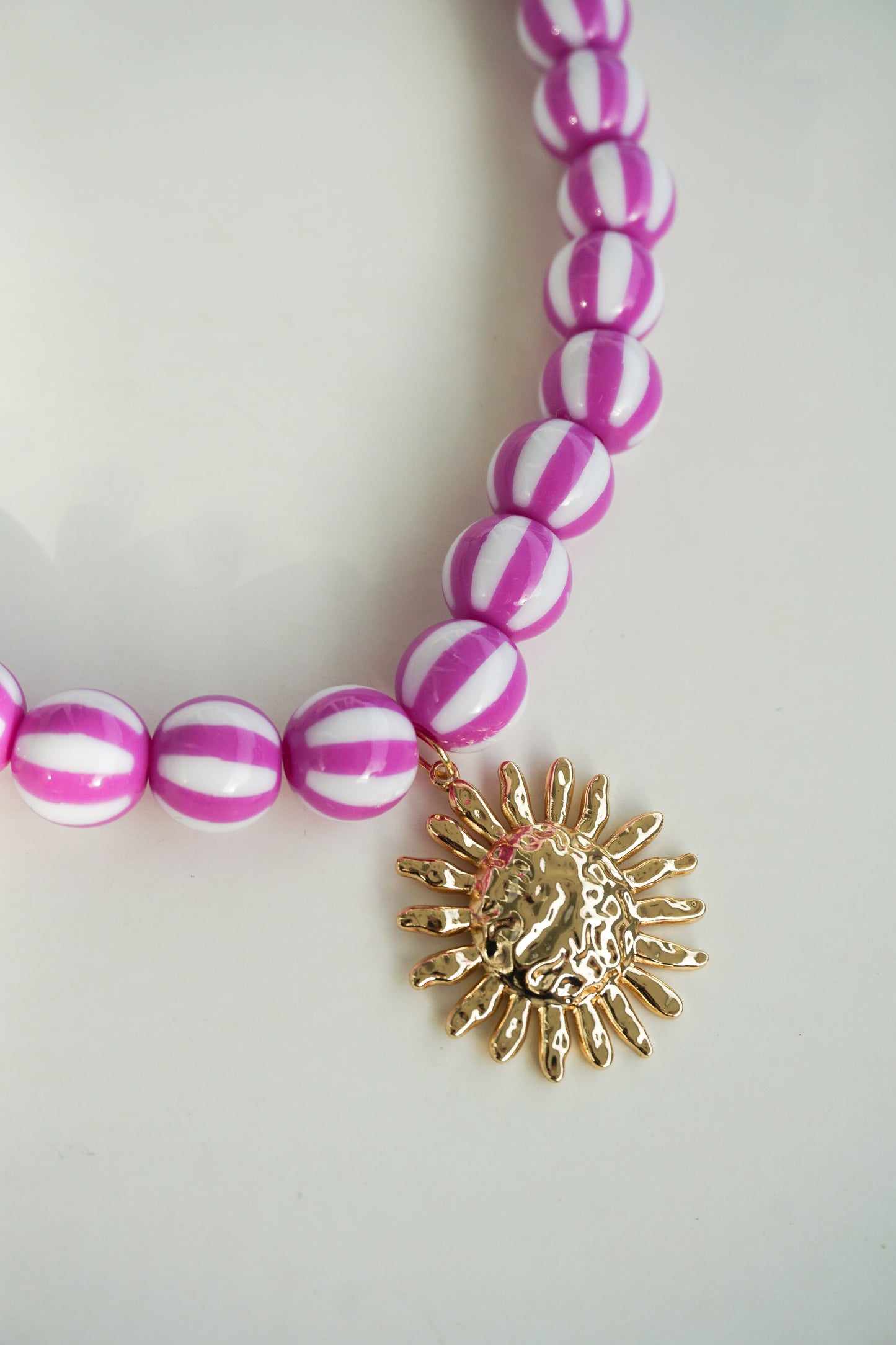 COLLAR SOL MAGENTA