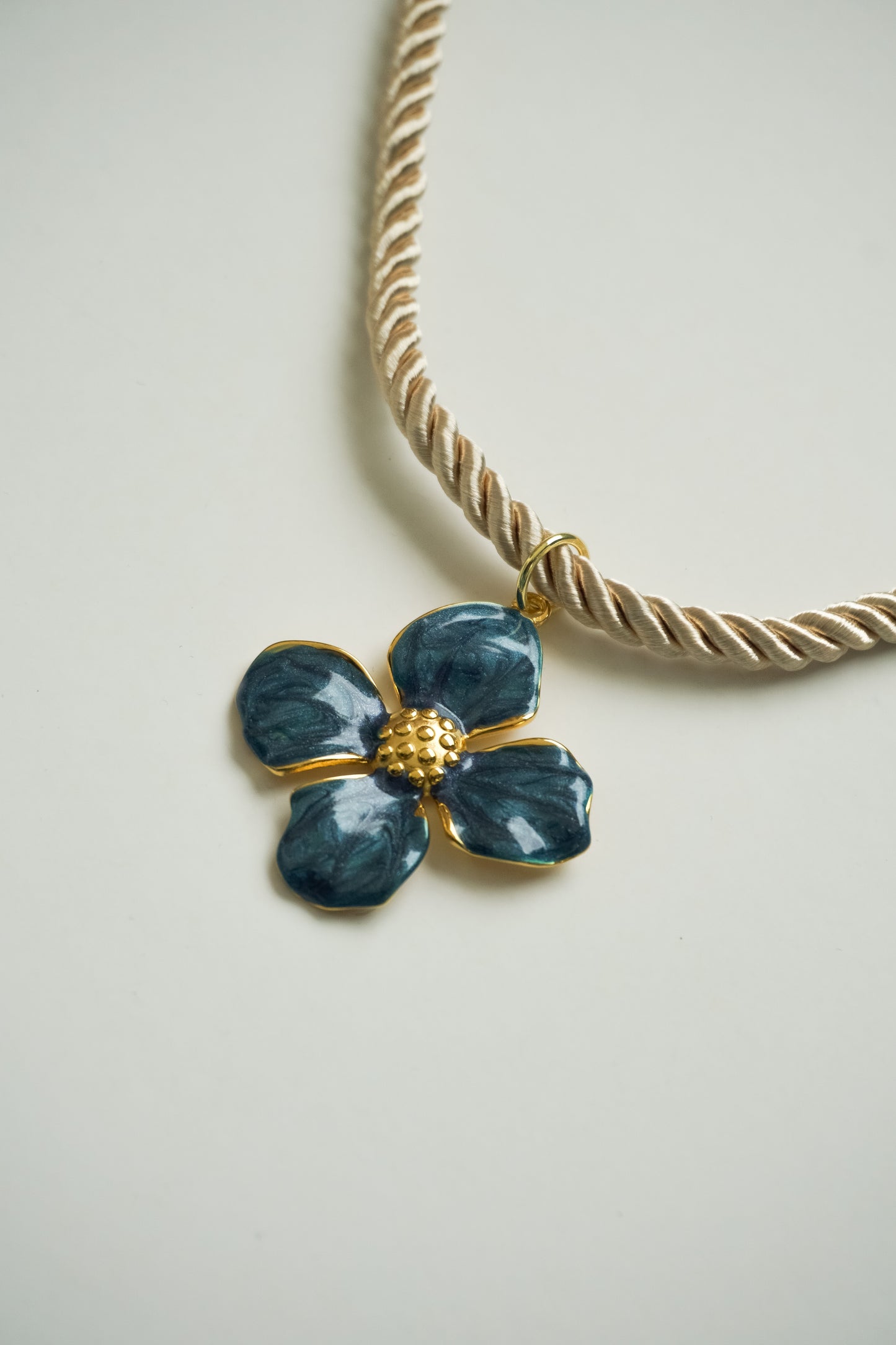 COLLAR BEGONIA AZUL