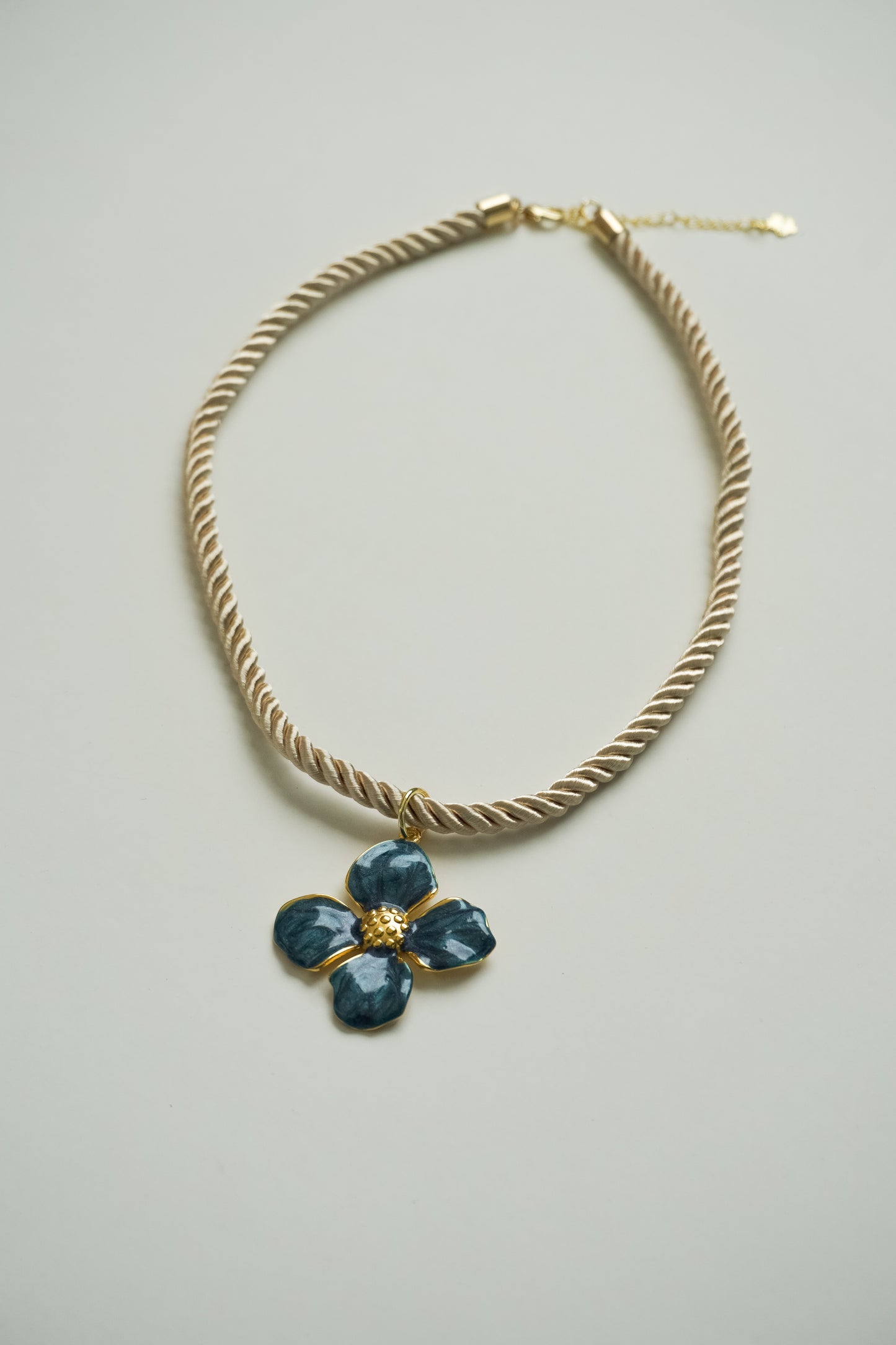 COLLAR BEGONIA AZUL