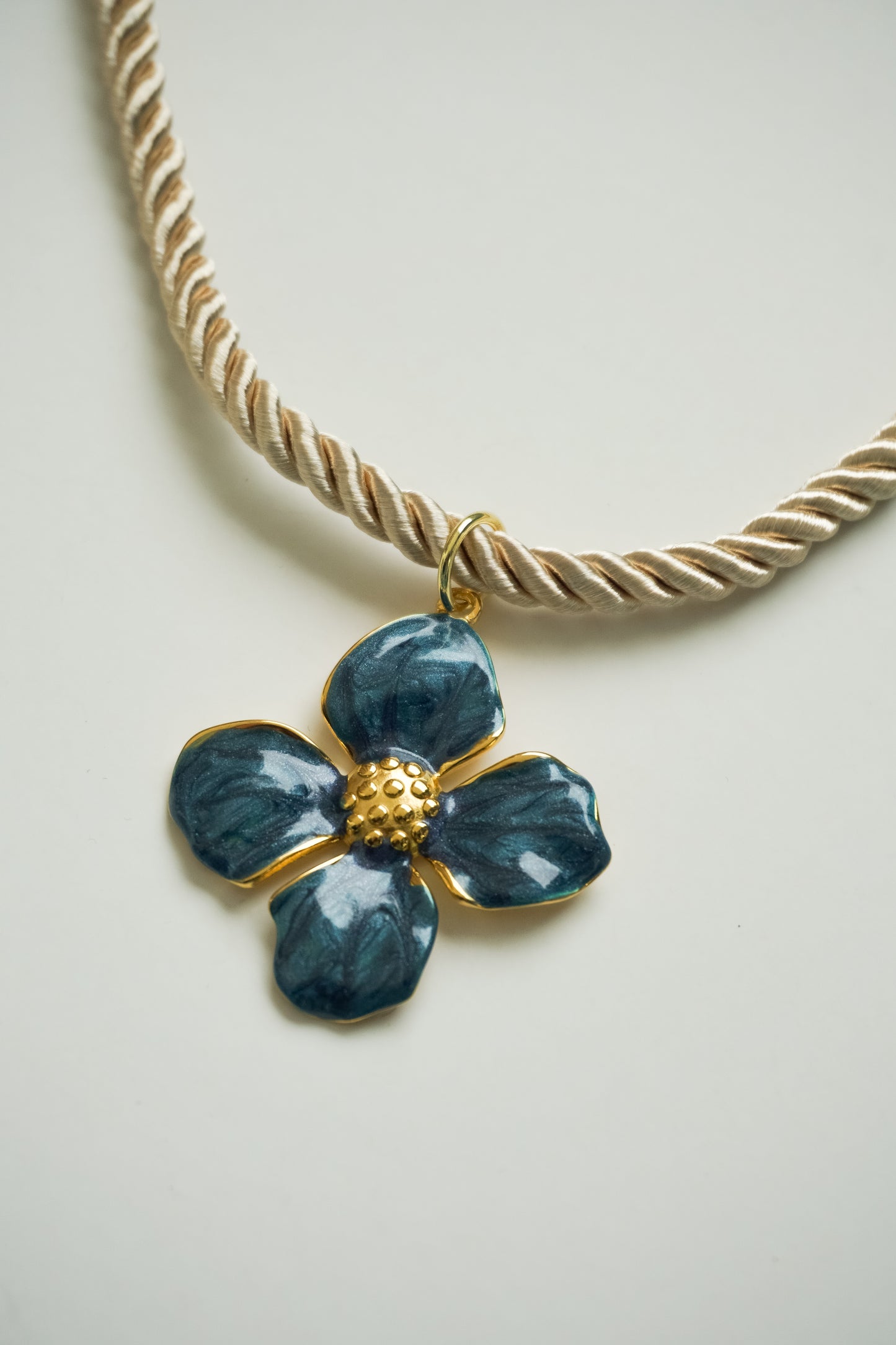 COLLAR BEGONIA AZUL